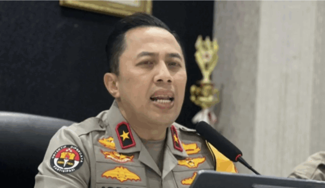 Kabid Humas Polda Metro Jaya, Brigjen Pol Ade Ary Syam Indradi saat ditemui di Jakarta, Kamis (16/10/2025). ANTARA/Ilham Kausar