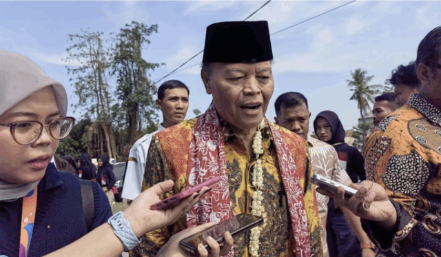 Wakil Ketua MPR RI yang juga anggota Komisi VIII DPR RI Hidayat Nur Wahid (HNW). ANTARA/Melalusa Suathira K/am.