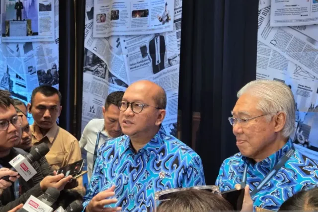 Menteri Investasi dan Hilirisasi/Kepala Badan Koordinasi Penanaman Modal (BKPM) Rosan Perkasa Roeslani saat ditemui usai acara Investor Daily Summit 2025 di Jakarta, Rabu (8/10/2025). ANTARA/Bayu Saputra.