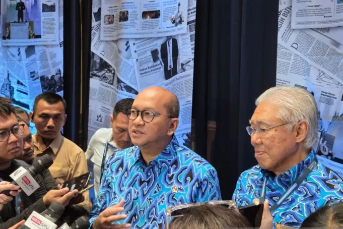 Menteri Investasi dan Hilirisasi/Kepala Badan Koordinasi Penanaman Modal (BKPM) Rosan Perkasa Roeslani saat ditemui usai acara Investor Daily Summit 2025 di Jakarta, Rabu (8/10/2025). ANTARA/Bayu Saputra.