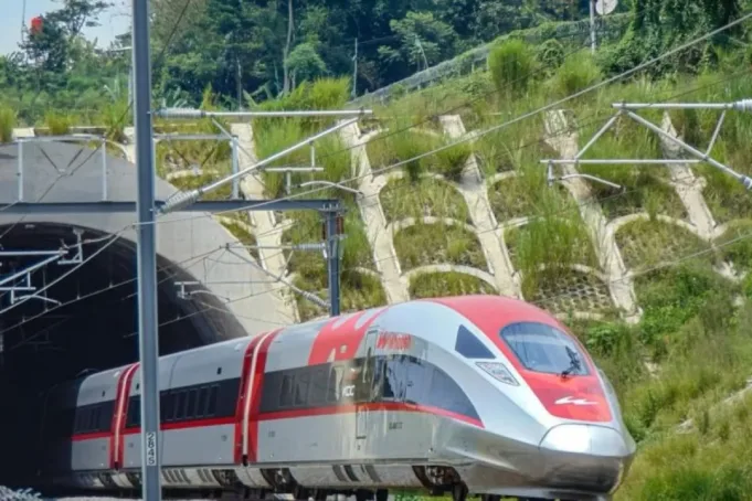 Ilustrasi - Kereta Cepat Whoosh (ANTARA)