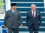 Prabowo Sambut Raja Yordania dengan Pelukan Hangat di Lanud Halim Perdanakusuma