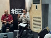 Usman Hamid: Kalau Soeharto Pahlawan, Gus Dur dan Amien Rais Penjahatnya?