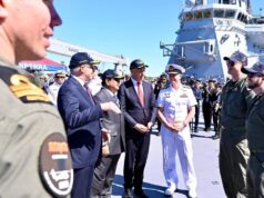 Presiden Prabowo Tinjau Kapal HMAS Canberra, Didampingi PM Albanese