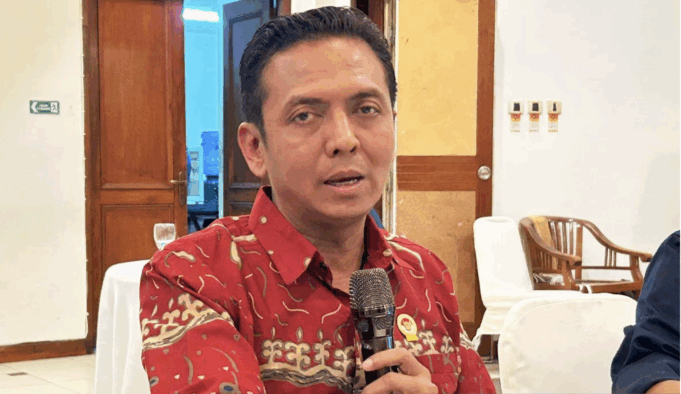 Wakil Ketua LPSK Wawan Fahrudin dalam media gathering di Bandung, Jawa Barat, Selasa (4/11/2025). ANTARA/Agatha Olivia Victoria/am.