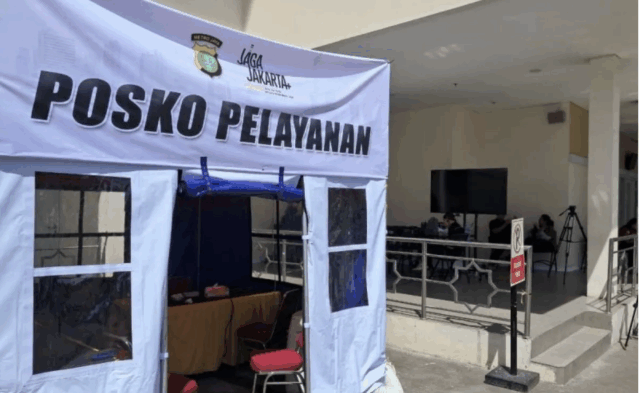 Screenshot 2025-11-09 at 10.15.00 AM Polda Metro Jaya mendirikan pos pelayanan di RS Islam Cempaka Putih dan memberikan update data terbaru pasien korban ledakan SMAN 72 Jakarta di rumah sakit setempat pada Minggu (9/11/2025). (ANTARA/Mario Sofia Nasution)