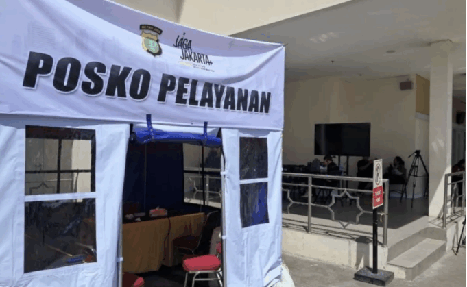 Screenshot 2025-11-09 at 10.15.00 AM Polda Metro Jaya mendirikan pos pelayanan di RS Islam Cempaka Putih dan memberikan update data terbaru pasien korban ledakan SMAN 72 Jakarta di rumah sakit setempat pada Minggu (9/11/2025). (ANTARA/Mario Sofia Nasution)