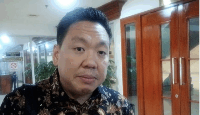 Wakil Ketua Komisi IX DPR RI Charles Honoris saat ditemui di Kompleks Parlemen, Jakarta, Rabu (9/7/2025). ANTARA/Tri Meilani Ameliya.