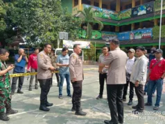 Polres Metro Jakarta Utara Usut Kejadian Mobil SPPG Tabrak Siswa di Cilincing Kapolres Metro Jakarta Utara Kombes Pol Erick Frendriz didampingi jajarannya meninjau lokasi kecelakaan mobil yang merangsek masuk ke halaman SDN Kalibaru 01 Cilincing, Jakarta Utara, sehingga menyebabkan sejumlah siswa dan guru luka-luka pada Kamis (11/12/2025) pagi. ANTARA/HO-Polres Metro Jakut.