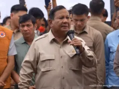 Prabowo Janji Pulihkan Pasokan Listrik di Aceh Presiden RI Prabowo Subianto saat berdialog dengan warga terdampak bencana di posko pengungsian di kawasan Jembatan Aceh Tamiang, Aceh, Jumat (12/12/2025). ANTARA/HO-Sekretariat Presiden