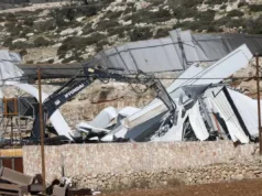 Palestina Kecam Rencana Israel Bangun 19 Permukiman Baru di Tepi Barat Buldoser militer Israel menghancurkan sebuah fasilitas di kota Beit Oula, barat laut Hebron di Tepi Barat, pada 3 Desember 2025. ANTARA/XInhua/Mamoun Wazwaz