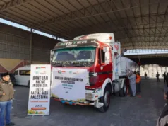 Muhammadiyah Olah gandum dari Roti Guna Penuhi Kebutuhan Pangan Warga Palestina Truk muatan gandum yang akan diolah menjadi roti guna memenuhi kebutuhan masyarakat Palestina. ANTARA/HO-Muhammadiyah