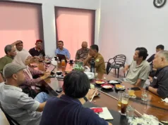 Organisasi Masyarakat Sipil Deklarasikan Pemulihan Aceh Pascabencana Masyarakat sipil Aceh saat melakukan rapat untuk pembentukan Aceh Recovery Partner Forum (ARPF) atau pemulihan pascabencana, di Banda Aceh, Selasa (23/12/2025). ANTARA/HO/ARPF