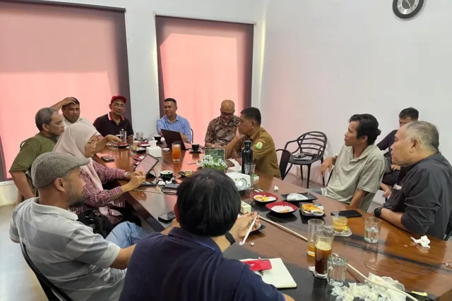 Masyarakat sipil Aceh saat melakukan rapat untuk pembentukan Aceh Recovery Partner Forum (ARPF) atau pemulihan pascabencana, di Banda Aceh, Selasa (23/12/2025). ANTARA/HO/ARPF