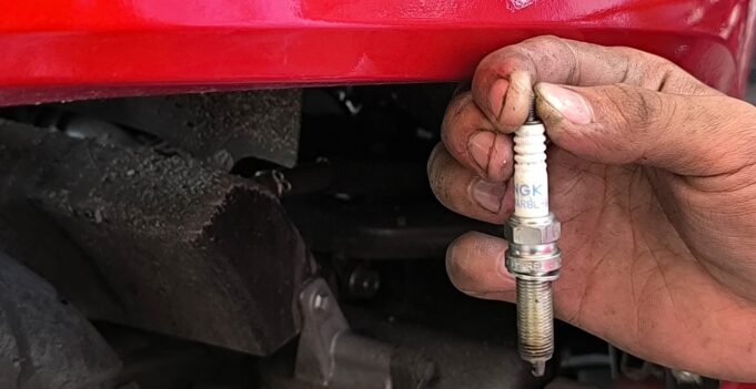 Kenali 6 Tanda Busi Motor Mulai Lemah, Begini Cara Mendeteksi dan Solusinya (1)