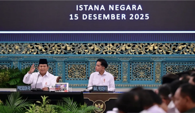 Screenshot 2025-12-16 at 1.02.43 PM Presiden Prabowo Subianto memimpin Sidang Kabinet Paripurna bersama para pejabat Kabinet Merah Putih di Istana Negara, Jakarta, Senin (15/12/2025). ANTARA/HO-Biro Pers Sekretariat Presiden