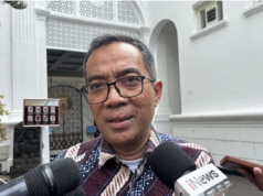 Mendiktisaintek Dorong Sains Berdampak, Riset Tak Lagi Berhenti di Laboratorium Menteri Pendidikan Tinggi, Sains, dan Teknologi (Mendiktisaintek) Brian Yuliarto memberikan keterangan di Istana Kepresidenan Jakarta, Jumat (28/11/2025). ANTARA/Mentari Dwi Gayati/aa.
