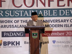 Ma’ruf Amin Lepas Jabatan di MUI, Kurangi Aktivitas Politik di PKB Wakil Presiden RI Ke-13 Ma'ruf Amin memberikan paparan terkait potensi wakaf pada kegiatan konferensi wakaf internasional di Kota Padang, Sumatera Barat, Sabtu (15/11/2025). ANTARA/Muhammad Zulfikar