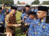 3.508 PPPK Resmi di Lantik,Bupati Lebak Coret 55 PPPK Tak Memenuhi Syarat Bupati Lebak Moch Hasbi Asyidiki Jayabaya Usai Memberikan Sambutan di Acara Pelantikan Langsung Menyerahkan SK Pada PPPK