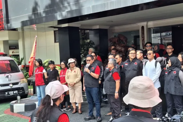 1000411118.jpg Sekretaris Jenderal DPP PDI Perjuangan, Hasto Kristiyanto, menjawab pertanyaan wartawan di Sekolah Partai PDIP, Lenteng Agung, Jakarta Selatan, Senin (29/12/2025). ANTARA//Fianda Sjofjan Rassat.