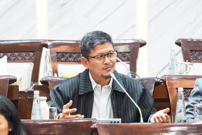 Anggota Komisi XI DPR RI Amin Ak 3