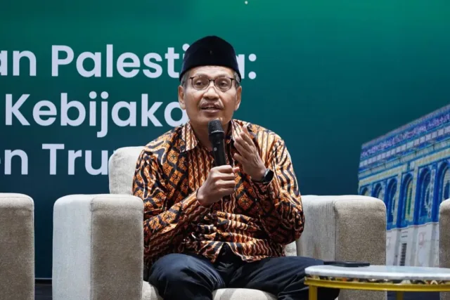 IMG-20250318-WA0029.jpg Arsip - Ketua PBNU Ulil Abshar Abdalla dalam diskusi bertajuk "Amerika dan Dunia Arab Pasca Kunjungan Presiden Donald Trump" yang digelar Forum Kramat di Gedung PBNU, Jakarta Pusat, Jumat (23/5/2025). ANTARA/HO-PBNU