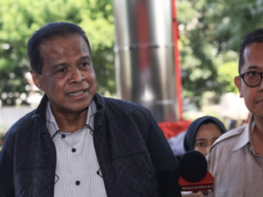 KPK Masih Dalami Peran Pemilik Biro Haji Maktour dalam Kasus Dugaan Korupsi Kuota Haji Pemilik biro perjalanan haji Maktour, Fuad Hasan Masyhur (kiri), tiba untuk menjalani pemeriksaan di Gedung Merah Putih KPK, Jakarta, Kamis (28/8/2025). KPK memanggil Fuad Hasan Masyhur sebagai saksi kasus dugaan korupsi dalam penentuan kuota dan penyelenggaraan ibadah haji pada Kementerian Agama tahun 2023-2024. ANTARA FOTO/Reno Esnir/wpa/rwa.