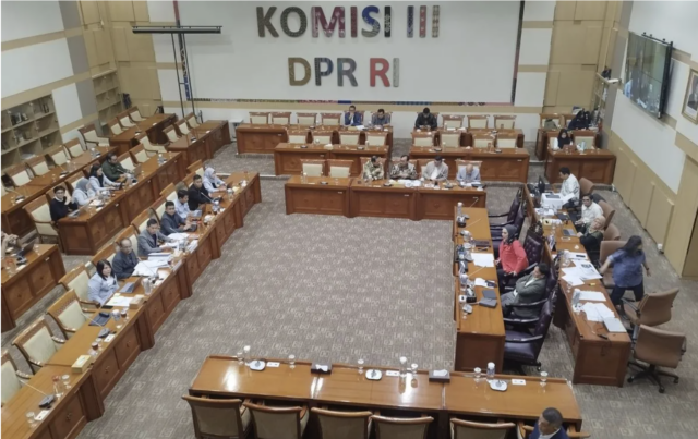 Wakil Ketua Komisi III DPR RI Sari Yuliati memimpin rapat pembentukan RUU Perampasan Aset di kompleks parlemen, Jakarta, Kamis (15/1/2026). ANTARA/Bagus Ahmad Rizaldi