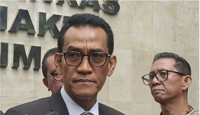 Kuasa hukum Roy Suryo, Refly Harun saat ditemui dengan membawa ahli meringankan di Polda Metro Jaya, Selasa (20/1/2026). ANTARA/Ilham Kausar