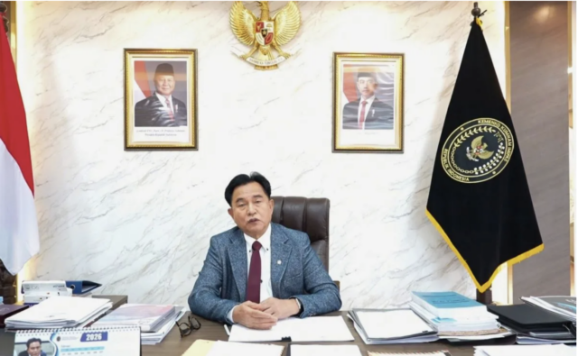Menko Kumham Imipas Yusril Ihza Mahendra memberikan keterangan kepada media. ANTARA/HO-Kemenko Kumham Imipas RI