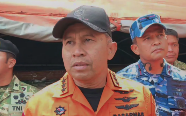 Kepala Badan Nasional Pencarian dan Pertolongan (Basarnas) Mohammad Syafii saat diwawancarai di Cisarua, Kabupaten Bandung pada Senin (26/1/2026). ANTARA/Ilham Nugraha