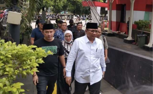 Screenshot 2026-01-30 at 2.25.16 PM Tersangka kasus kuota haji mantan Menteri Agama (Menag) Yaqut Cholil Qoumas tiba di Gedung KPK, Jakarta, Jumat (30/1/2026). (ANTARA/Muhammad Rizki)