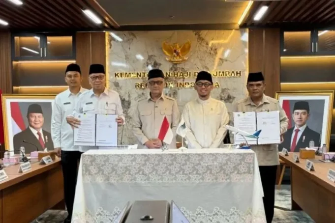 Suasana penandatanganan kerja sama Kementerian Haji dan Umrah dengan Garuda Indonesia untuk transportasi jamaah haji reguler, di Jakarta, Rabu (17/12/2025). ANTARA/HO- Garuda Indonesia