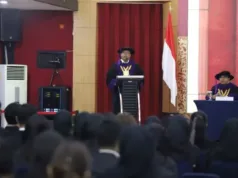 FISIP UPNVJ Bekali Calon Lulusan dengan Personal Branding dan Etika Profesional di Era Digital Dekan FISIP UPNVJ, Dr. S. Bekti Istiyanto, M.Si., memberikan sambutan.