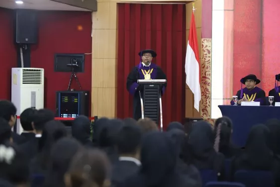 Dekan FISIP UPNVJ, Dr. S. Bekti Istiyanto, M.Si., memberikan sambutan.