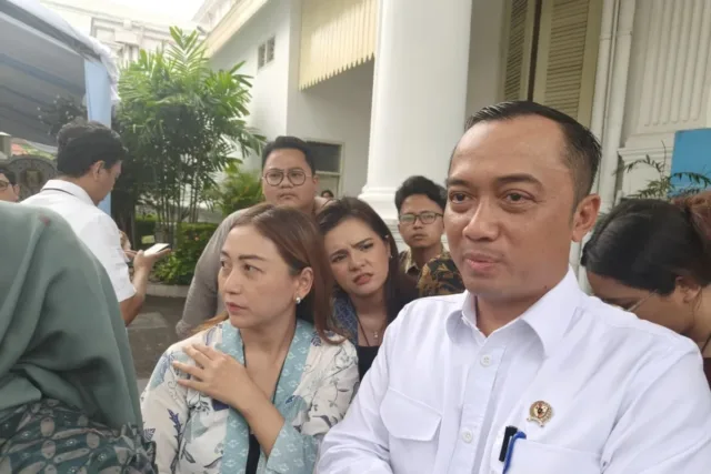 IMG-20260209-WA0040.jpg Menteri Sekretaris Negara Prasetyo Hadi menyampaikan keterangan terkait agenda Rapat Pimpinan TNI-Polri di kompleks Istana Kepresidenan, Jakarta, Senin (9/2/2026). ANTARA/Andi Firdaus