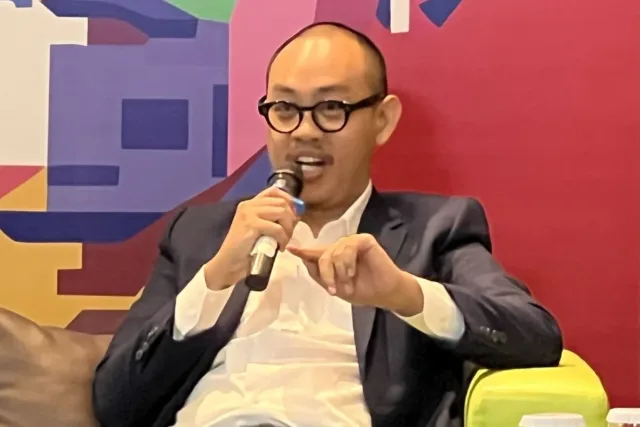 Direktur Eksekutif Center of Economic and Law Studies (CELIOS) Bhima Yudhistira dalam acara bertajuk, “Mendanai Krisis Iklim: Bagaimana Perbankan di Indonesia Mendukung Pembiayaan Batu Bara” di Jakarta, Kamis (31/7/2025). (ANTARA/Putu Indah Savitri)