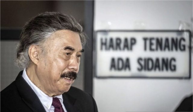 Arsip Foto - Gayus Lumbuun (ANTARA FOTO/Aprillio Akbar/foc/am.)