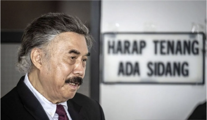 Arsip Foto - Gayus Lumbuun (ANTARA FOTO/Aprillio Akbar/foc/am.)