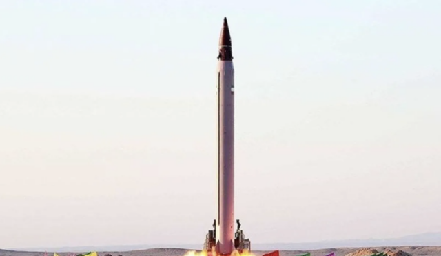 Ilustrasi - Peluru kendali Iran, Emad. Rudal balistik ini diyakini turut ditembakkan Iran ke Israel pada 14 April 2024. /ANTARA/Mohammad Agah/Tasnim News Agency via Wikimedia Commons/pri.