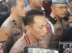 Kapolri Perintahkan Pengejaran Pelaku Penembakan Pesawat Smart Air di Korowai Kapolri Jenderal Pol. Listyo Sigit Prabowo menjawab pertanyaan awak media seusai menghadiri agenda peletakan batu pertama pembangunan 1.179 SPPG di Palmerah, Jakarta, Jumat (13/2/2026). ANTARA/Nadia Putri Rahmani/aa.