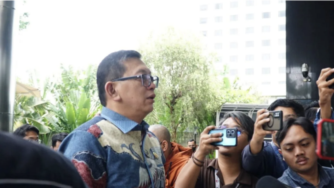 Ketua Komisi Yudisial Abdul Chair Ramadhan tiba di Gedung Komisi Pemberantasan Korupsi (KPK), Jakarta, Kamis (19/2/2026). ANTARA/Muhammad Rizki