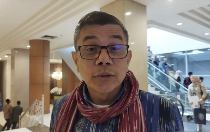 Anggota Komisi III DPR Hinca Panjaitan di Jakarta, Minggu (13/4/2025). ANTARA/Bagus Ahmad Rizaldi.