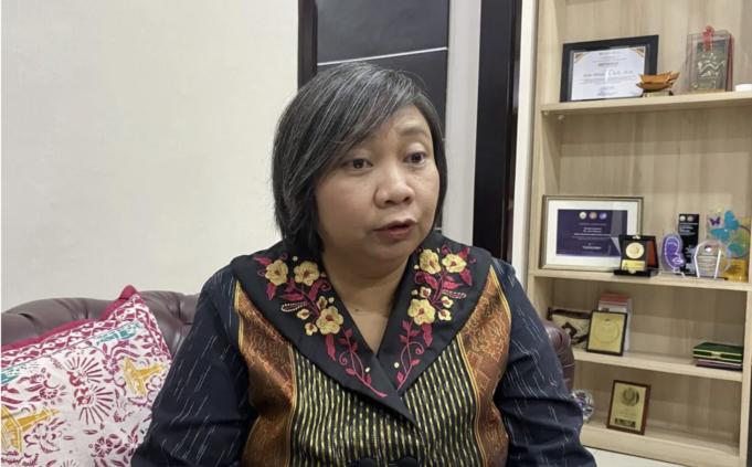 Ketua Komnas HAM Anis Hidayah menjawab pertanyaan wartawan di Kantor Komnas HAM RI, Jakarta, Selasa (24/2/2026). (ANTARA/Fath Putra Mulya)