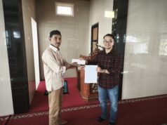 Safari Ramadhan, PT Muria Sumba Manis Berikan Bantuan Kepada Masjid Agung Al-Jihad Waingapu