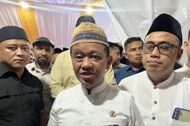 IMG_1906.jpg Menteri Energi dan Sumber Daya Mineral (ESDM) Bahlil Lahadalia memberi keterangan ketika ditemui selepas acara buka bersama di Kementerian ESDM, Jakarta, Rabu (4/3/2026). (ANTARA/Putu Indah Savitri)