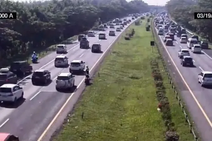 Arus lalu lintas Tol Cipali yang diterapkan one way pada Kamis pagi. ANTARA/HO-Astra Tol Cipali