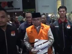Berompi Jingga dan Kedua Tangan Diborgol, Yaqut Bantah Terima Uang Sepeser pun dari Kasus Kuota Haji