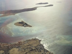 Ancaman Penutupan Selat Hormuz Picu Lonjakan Harga Minyak dan Risiko Inflasi Global Foto udara Selat Hormuz - Iran menyatakan bahwa mereka masih mempertahankan “kendali penuh” atas wilayah darat, bawah laut, dan udara Selat Hormuz di tengah kekhawatiran akan kemungkinan serangan AS terhadap Teheran. ANTARA/HO-Anadolu Ajansi/pri.