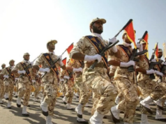 IRGC Bersumpah Balas Serangan AS–Israel, Tegaskan Perang Akan Terus Berlanjut Arsip foto - Anggota Garda Revolusi Iran berbaris dalam parade untuk memperingati Perang Iran-Irak di Teheran, Iran, 22 September 2011. ANTARA/REUTERS/Stringer/as/pri.